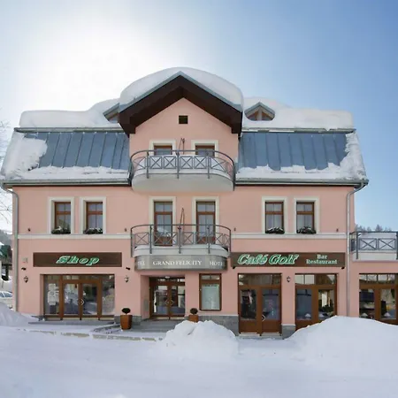 Wellness Hotel Grand-2